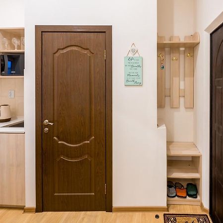Apartment On Khmelnytskogo Street Львов Экстерьер фото